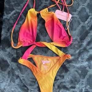 Kylie Jenner swim - Caicos. Sunset ombré in Medium. NWT.